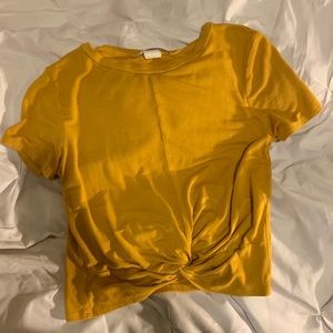 yellow knot front tee